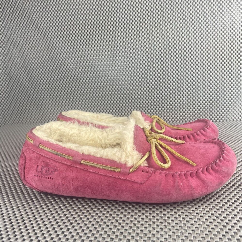 UGG Dakota Moccasins Slippers Loafers Womens Size 8 Pink Leather Slip On Casual